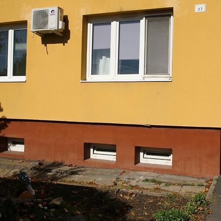 Ferienwohnung Anna Apartman Százhalombatta Exterior foto